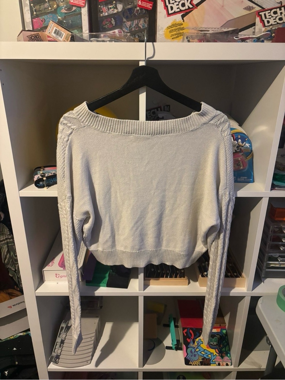 Aeropostale Cream Cable-Knit V-Neck Sweater - Picture 4 of 4